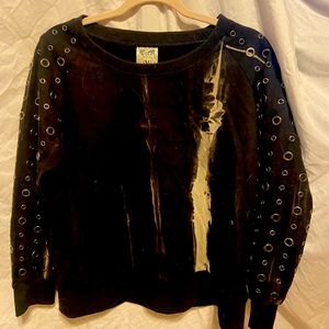 Vocal sweatshirt never worn only tired on